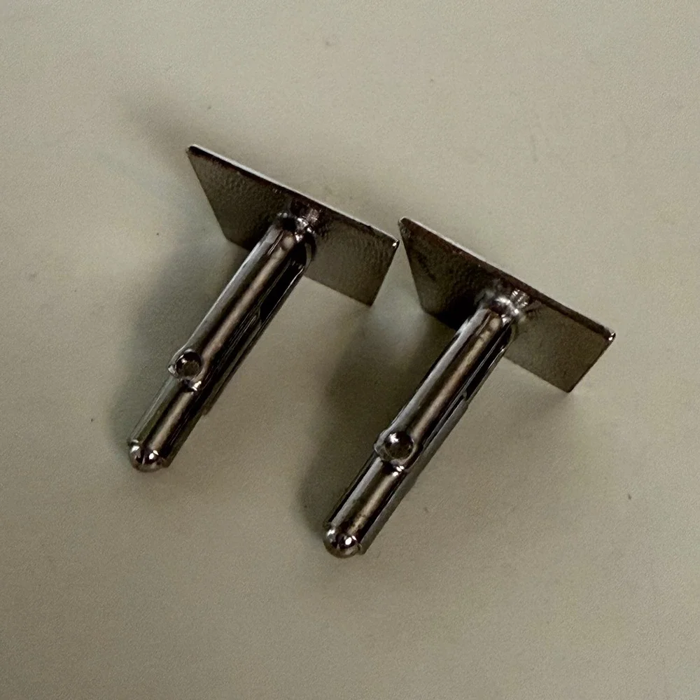 Vintage Mens Silver Tone Geometric Ribbed Rectangle Toggle Back Cufflinks